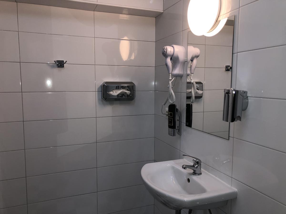 Hotel Moji Koeln מראה חיצוני תמונה