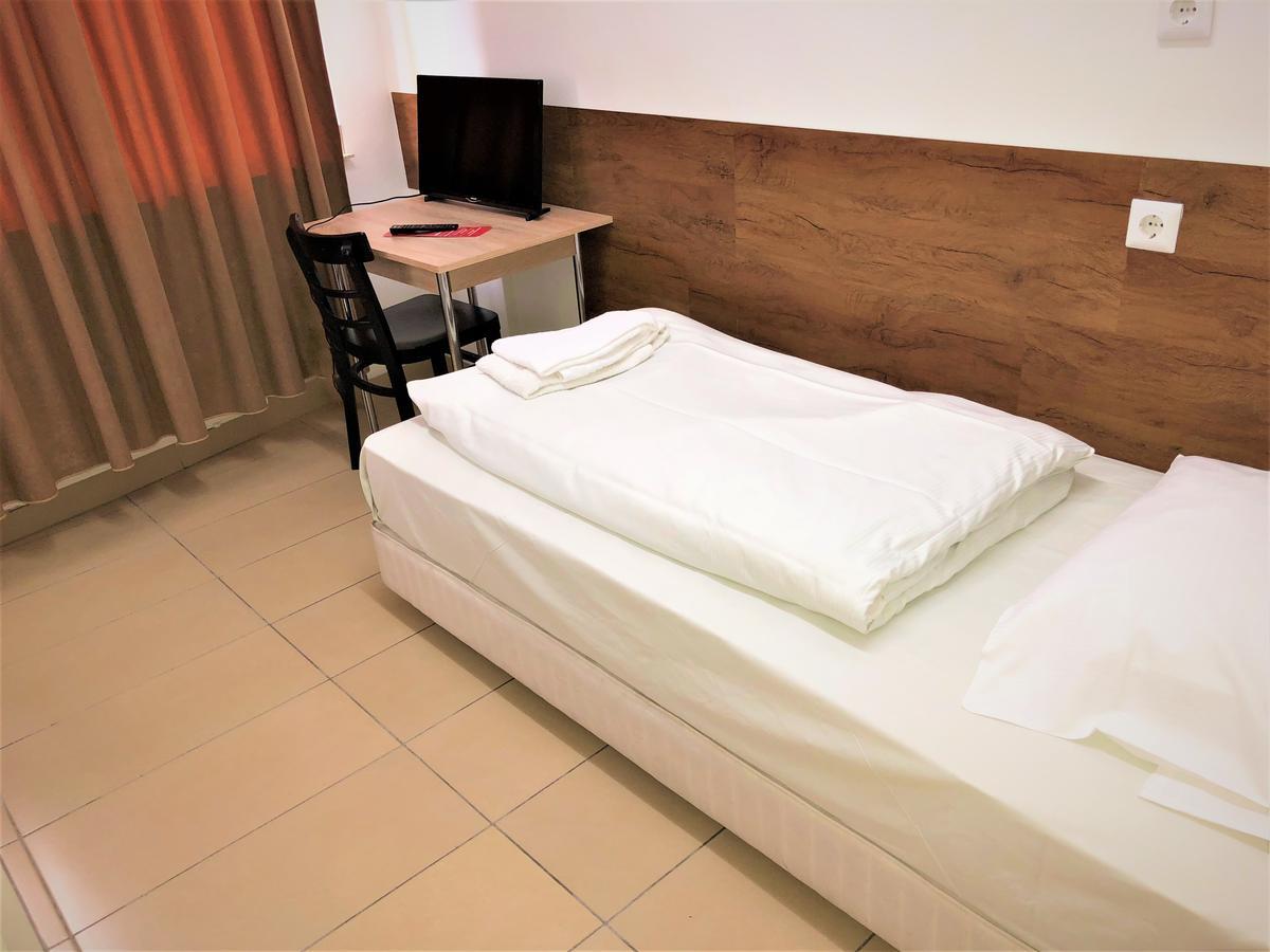 Hotel Moji Koeln מראה חיצוני תמונה